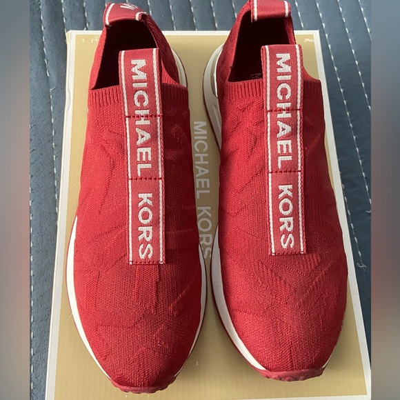 Michael Kors Bodie Slip On - Picture 3 of 6